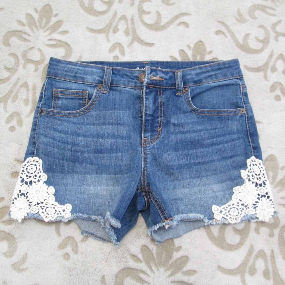 ❤Cat & Jack Girls Denim Shorts with Lace Design